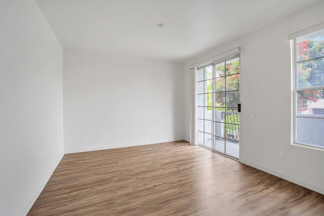 Foto del edificio - 10823 Hortense St