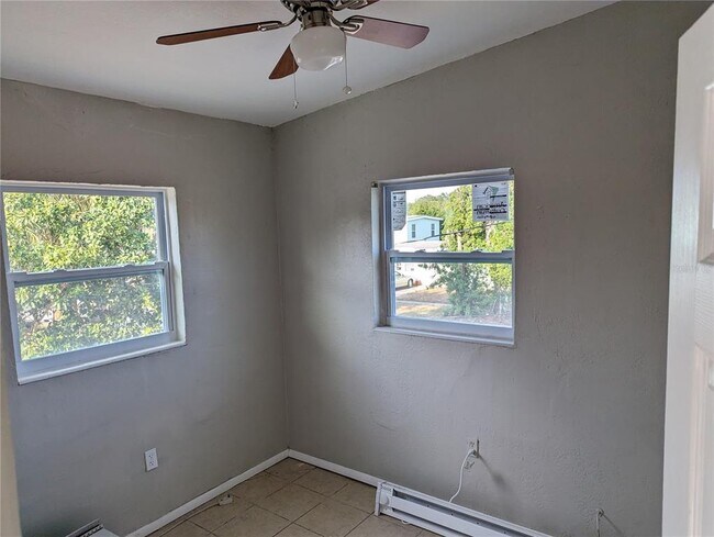 Foto del edificio - 2000 Queensboro Ave S