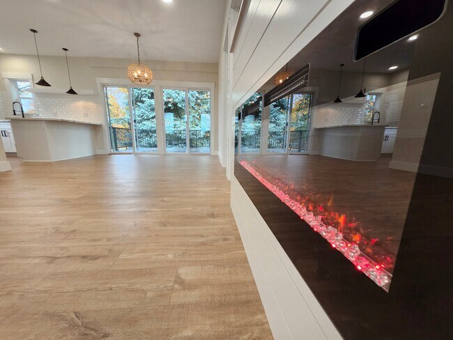 Foto del edificio - 4905 SE Harney Dr