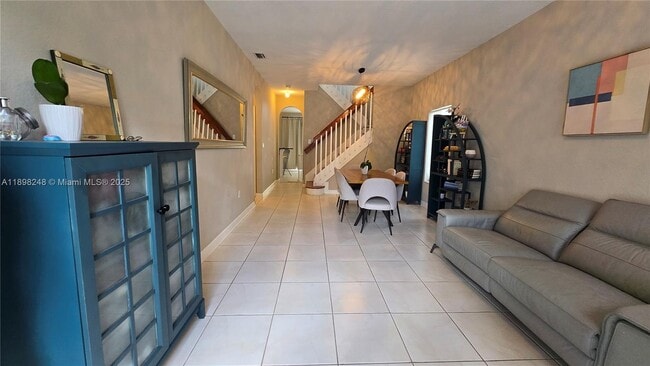 Foto del edificio - 5658 NW 113th Ave