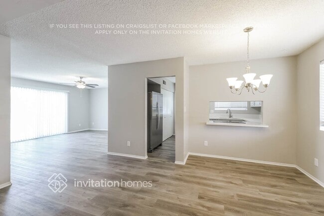 Building Photo - 920 W Villa Maria Dr