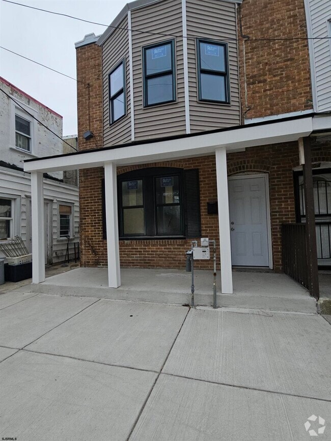Building Photo - 902 Keener Ave