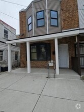 Building Photo - 902 Keener Ave