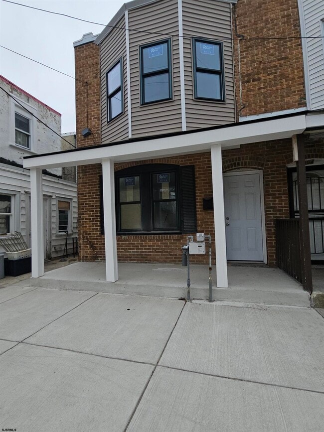Building Photo - 902 Keener Ave