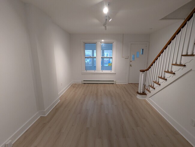 Building Photo - 233 4th Ave