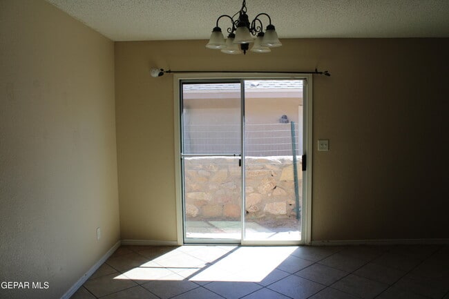 Building Photo - 4608 Lorenzo Ponce Dr