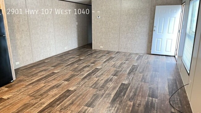 Foto del edificio - 2901 Hwy 107 West 1040--
