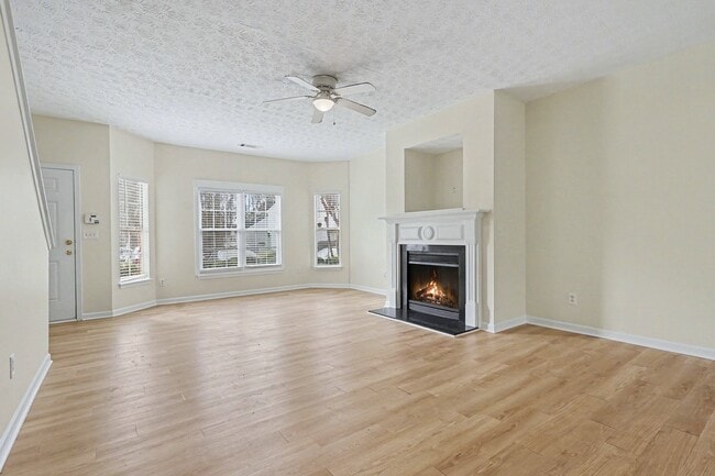 Building Photo - 2545 Walden Lake Dr