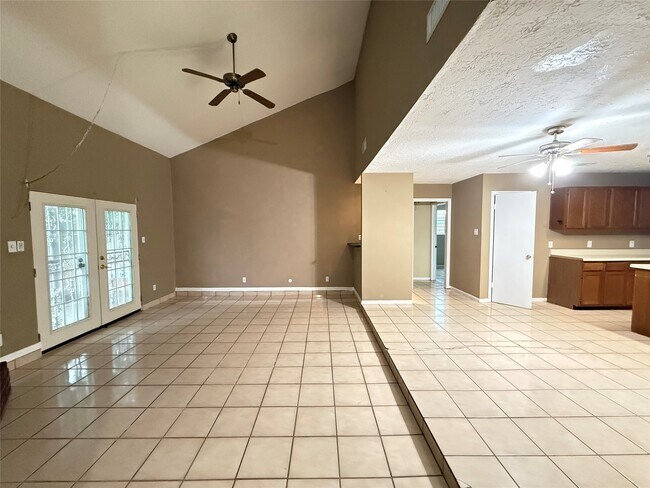Foto del edificio - 13218 Avonshire Dr