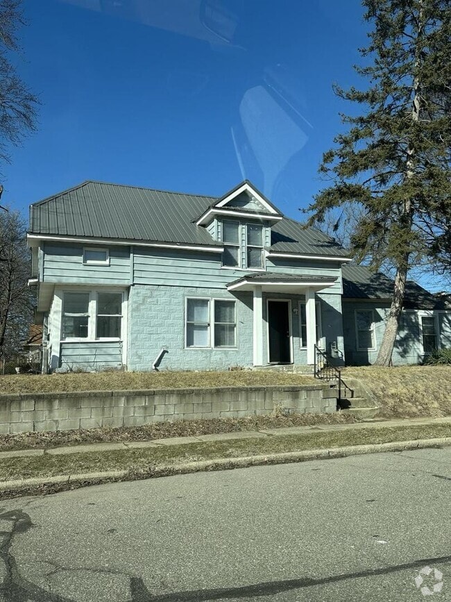 Building Photo - 636 S 25th St
