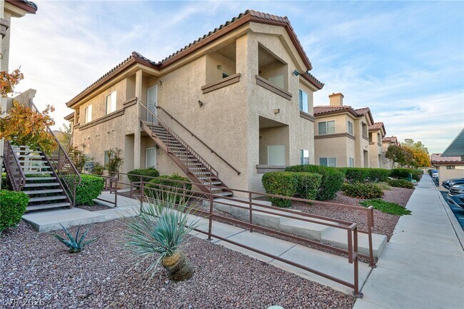 Foto del edificio - 8501 W University Ave