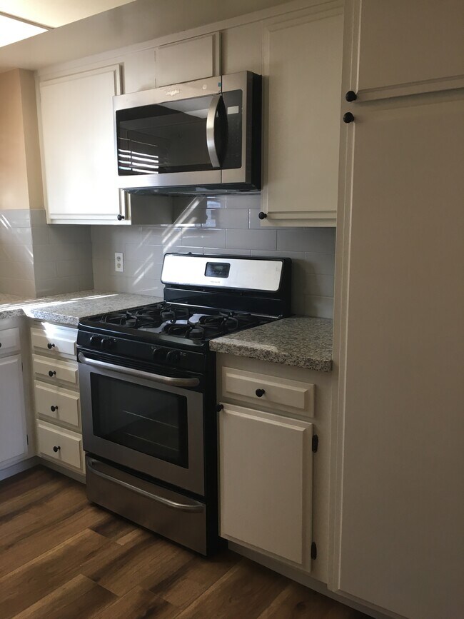 Foto del edificio - 126 Oakdale Ln