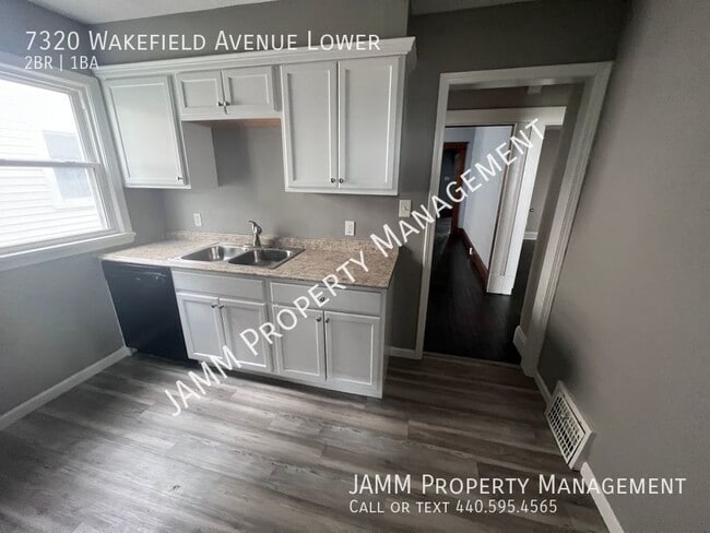 Building Photo - Detroit-Shoreway LOWER APT:  2-Bedroom 1-B...