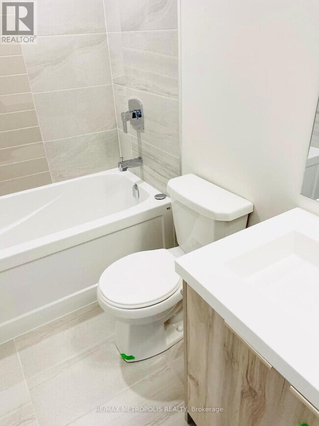 Building Photo - 2203 Kingston Rd