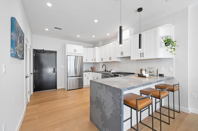 Photo - 693 Sutter St Apartment