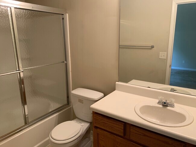 Foto del edificio - 5650 Strathmoor Manor Cir