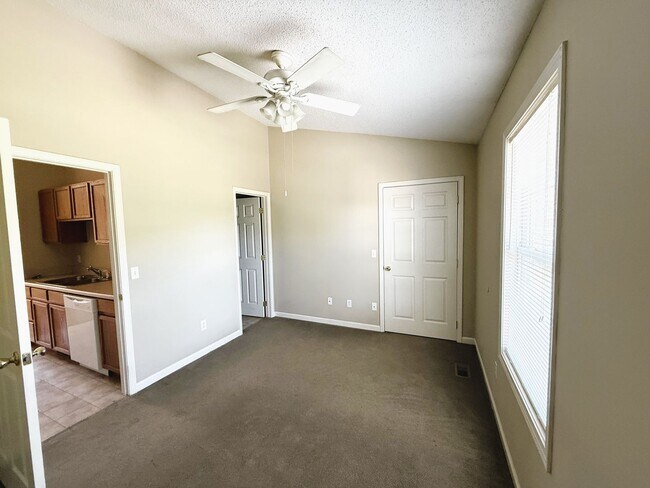 Foto del interior - Laurel Brook Community