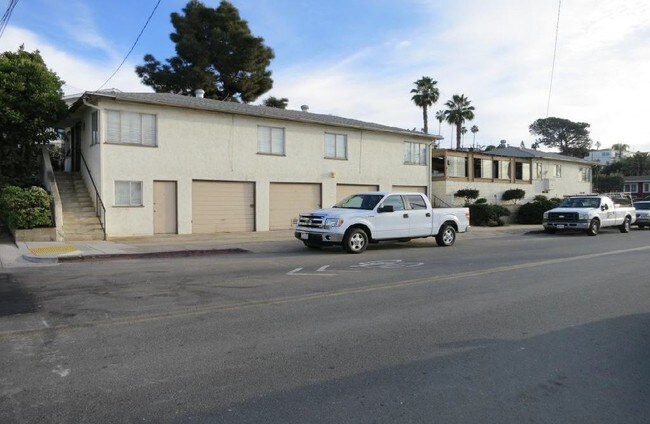 Building Photo - 4694 Newport Ave
