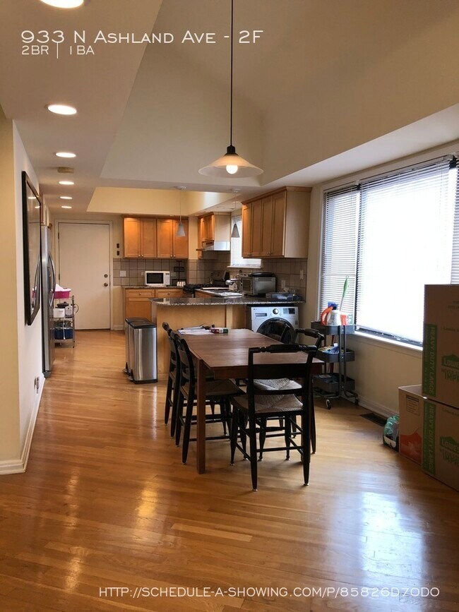 Foto del edificio - 933 N Ashland Ave
