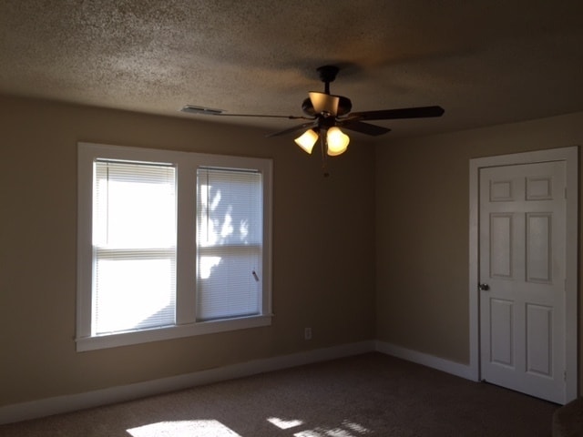 Building Photo - PRE-LEASING Great COLLEGE PROPERTY FOR AUG...
