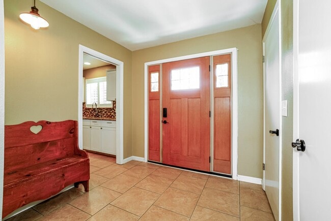 Building Photo - Charming Lincoln Village West 3BD Home with Spacious Corner Lot