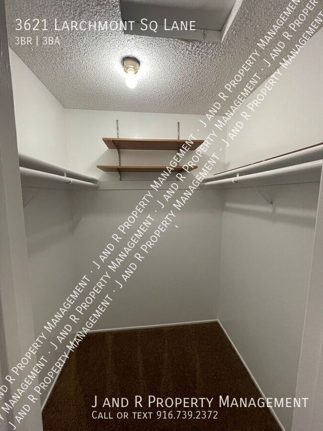 Building Photo - 3621 Larchmont Square Ln