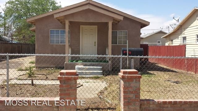 Primary Photo - 3 br, 2 bath House - 415 Van Buren St