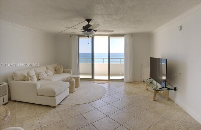 Foto del edificio - 5555 Collins Ave