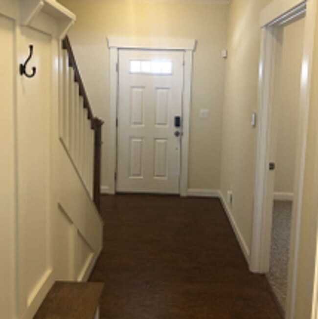 Building Photo - Spacious Four Bedroom Available July 3
