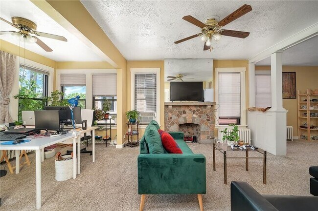 Foto del edificio - 2311 Sherbrook St