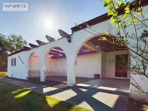 Building Photo - 5040 Justin Ln