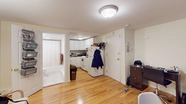 Building Photo - 170 Marlborough St