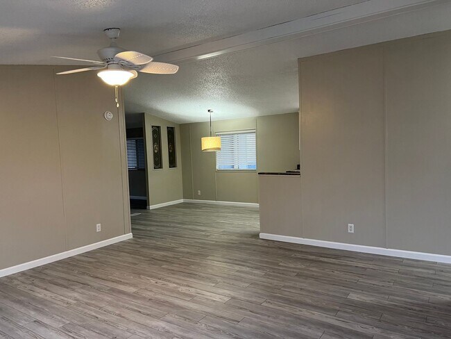 Building Photo - Beautiful Remodeled 3Bedroom Doublewide