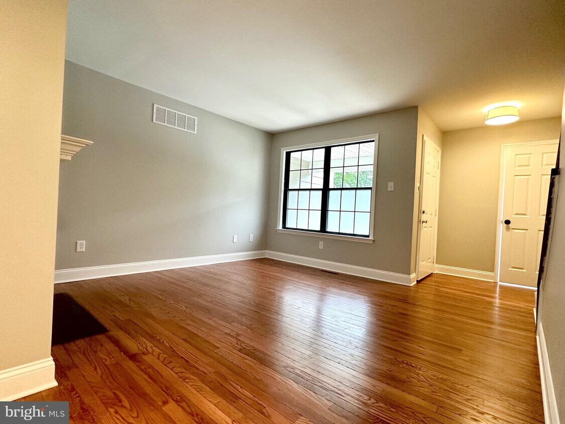 2202 Westfield Ct, Newtown Square, PA 19073 Townhome Rentals in