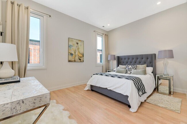 Foto del edificio - 2345 W Morse Ave
