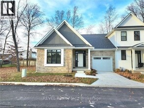 Building Photo - 15 Shamrock Cmn