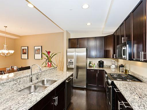 Building Photo - 1800 Amberley Ct
