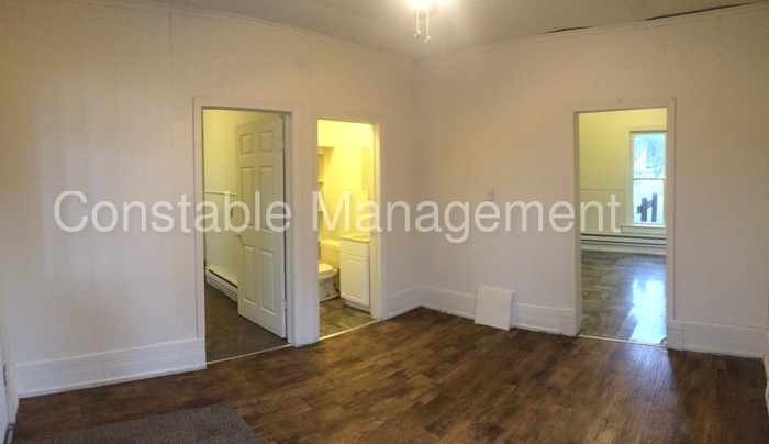 Foto principal - 421 W Main St
