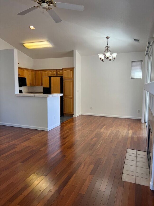 Foto del edificio - 6247 Ingleston Dr
