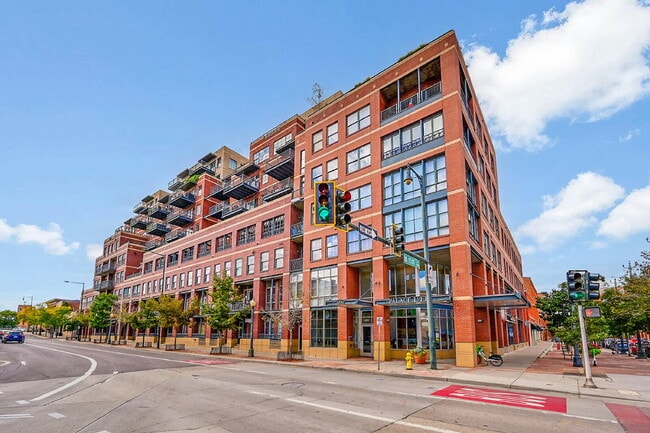 $2,595.00, 1 bed, 1.5. bath located in Denver - $2,595.00, 1 bed, 1.5. bath located in Denver Apartment