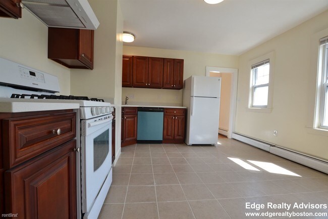 Foto del edificio - 4 br, 1 bath  - 50 Massachusetts Ave