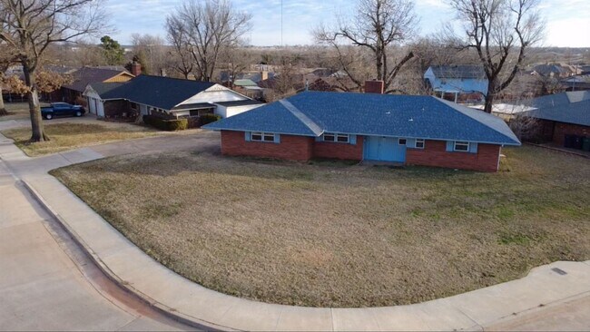 Building Photo - 5 Bedroom Rent to Own Home Available!