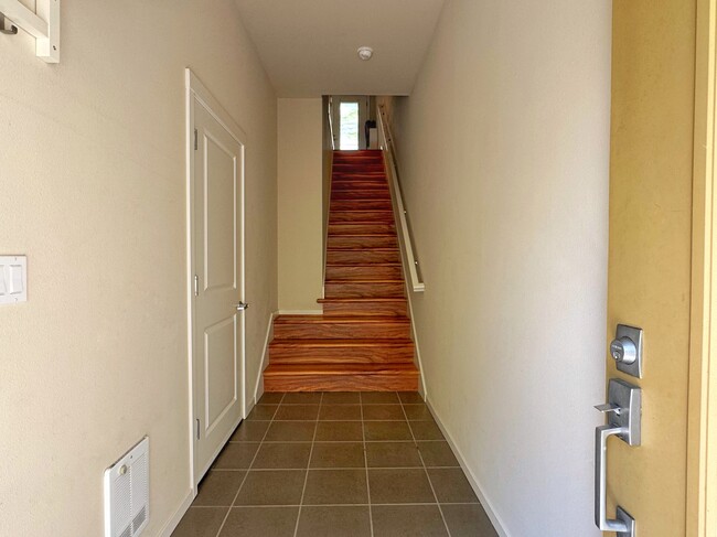 Lower level entrance - 79 Sky Ridge Rd NW