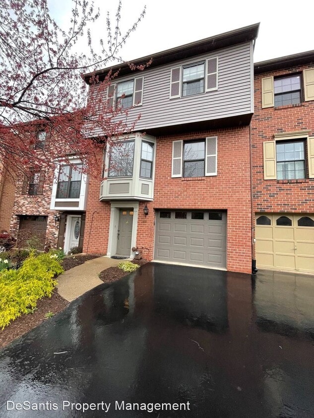 Primary Photo - 2 br, 1.5 bath House - 564 Thorncliffe Drive