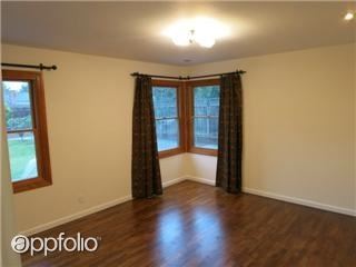 Building Photo - 759 Sunshine Dr