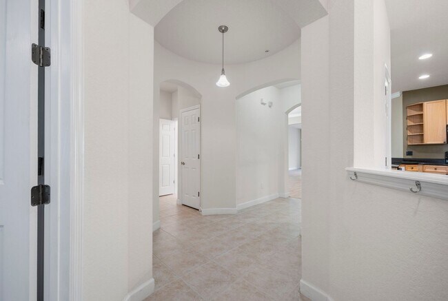 Building Photo - Beautiful Avila 3/2 with preserve view!