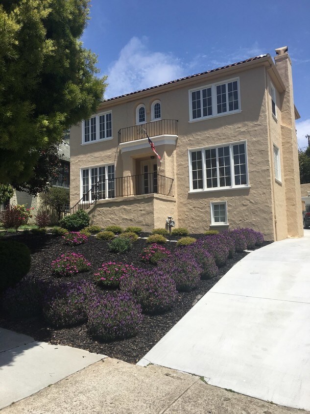 Primary Photo - 140 Lunado Way