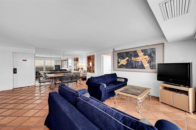 Foto del edificio - 2841 N Ocean Blvd