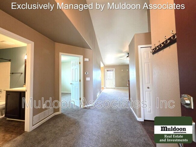 Building Photo - 7599 Sailwind Dr