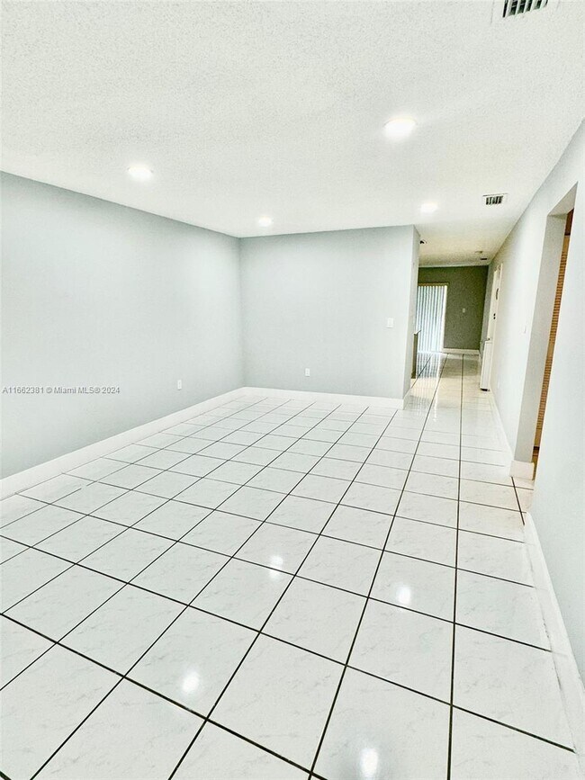 Building Photo - 8851 NW 119th St